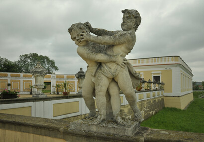 Sochařská výzdoba přístupového mostu z roku 1743. | © Miroslav Zavadil